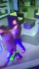 Download Video: PCDF divulga imagens de casal que assaltou joalheira na Asa Norte