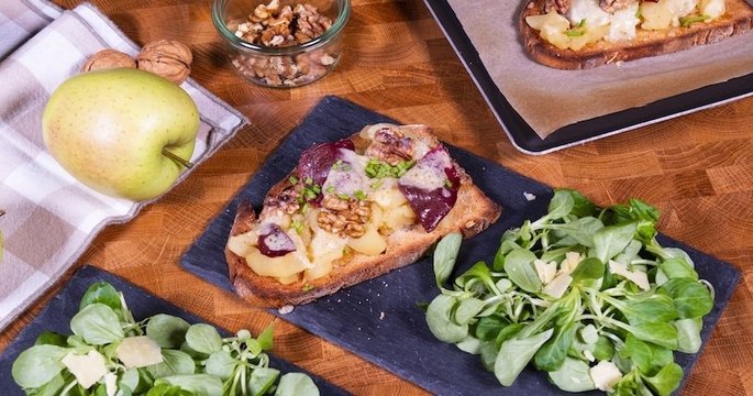 Partagez ces tartines de pommes du Limousin AOP et Magret pour un moment festif !