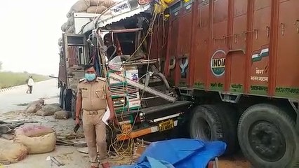 लखनऊ के किसान पथ पर दो ट्रकों में टक्कर, एक की मौत