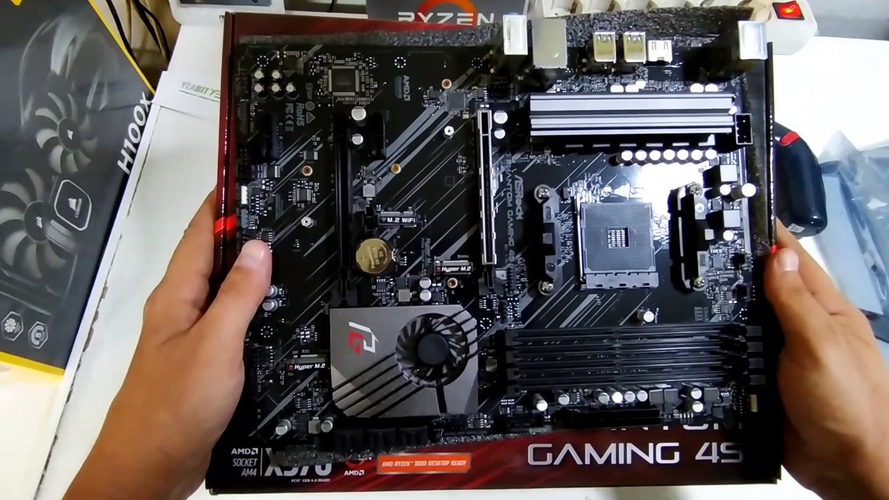 Unboxing placa base Phantom Gaming 45