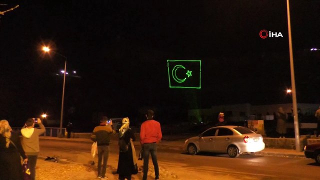 Kars’ta bayrak ve Atatürk temalı lazer gösterisi
