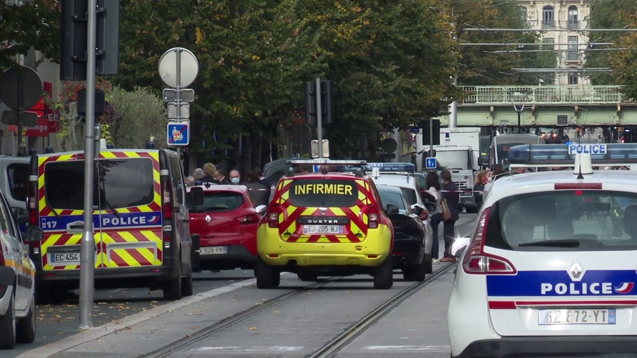 Macron denuncia un "ataque terrorista islamista" en Niza