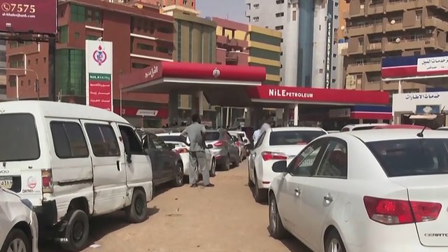 تباين آراء الشارع السوداني تجاه الزيادات الجديدة بأسعار الوقود
