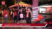 Kadıköy'de 19.23'te İstiklal Marşı coşkusu