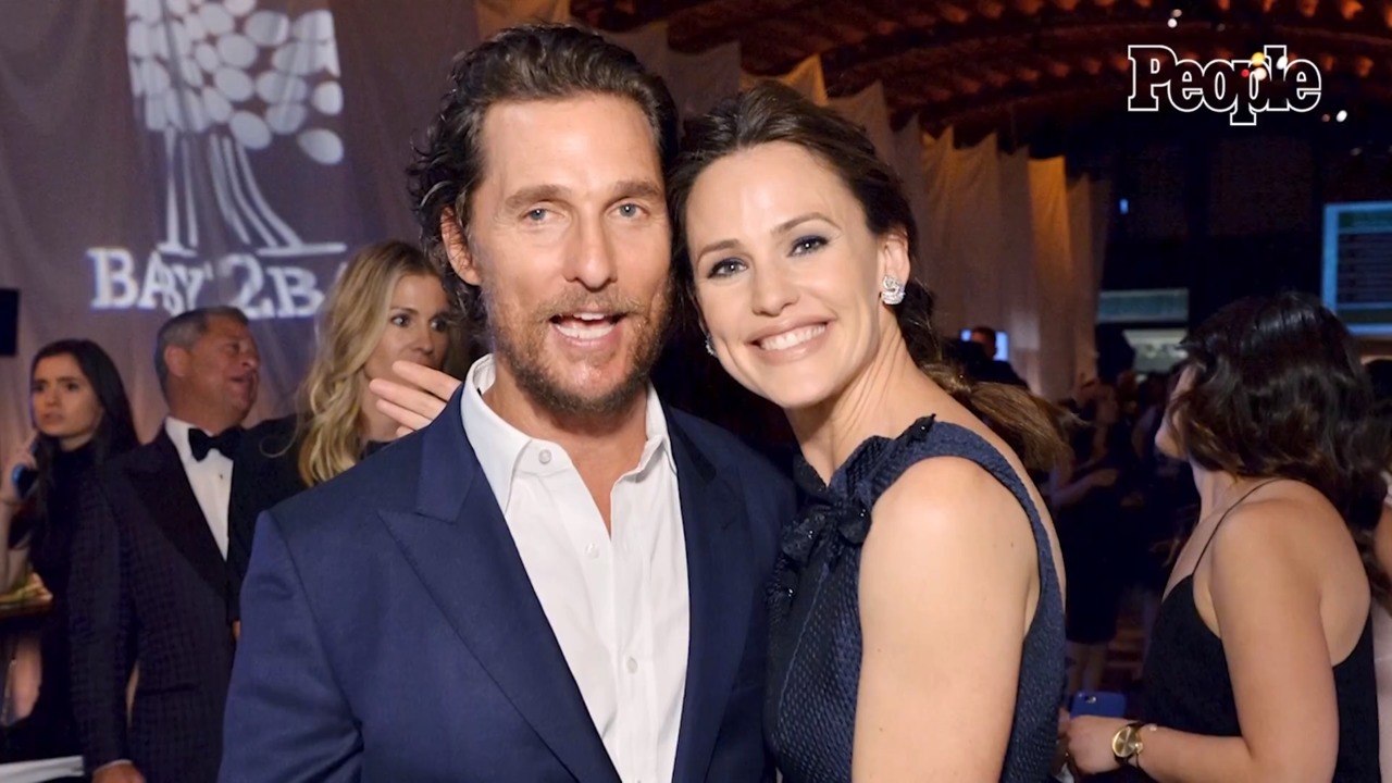 Jennifer Garner Reveals Matthew McConaughey Sto...