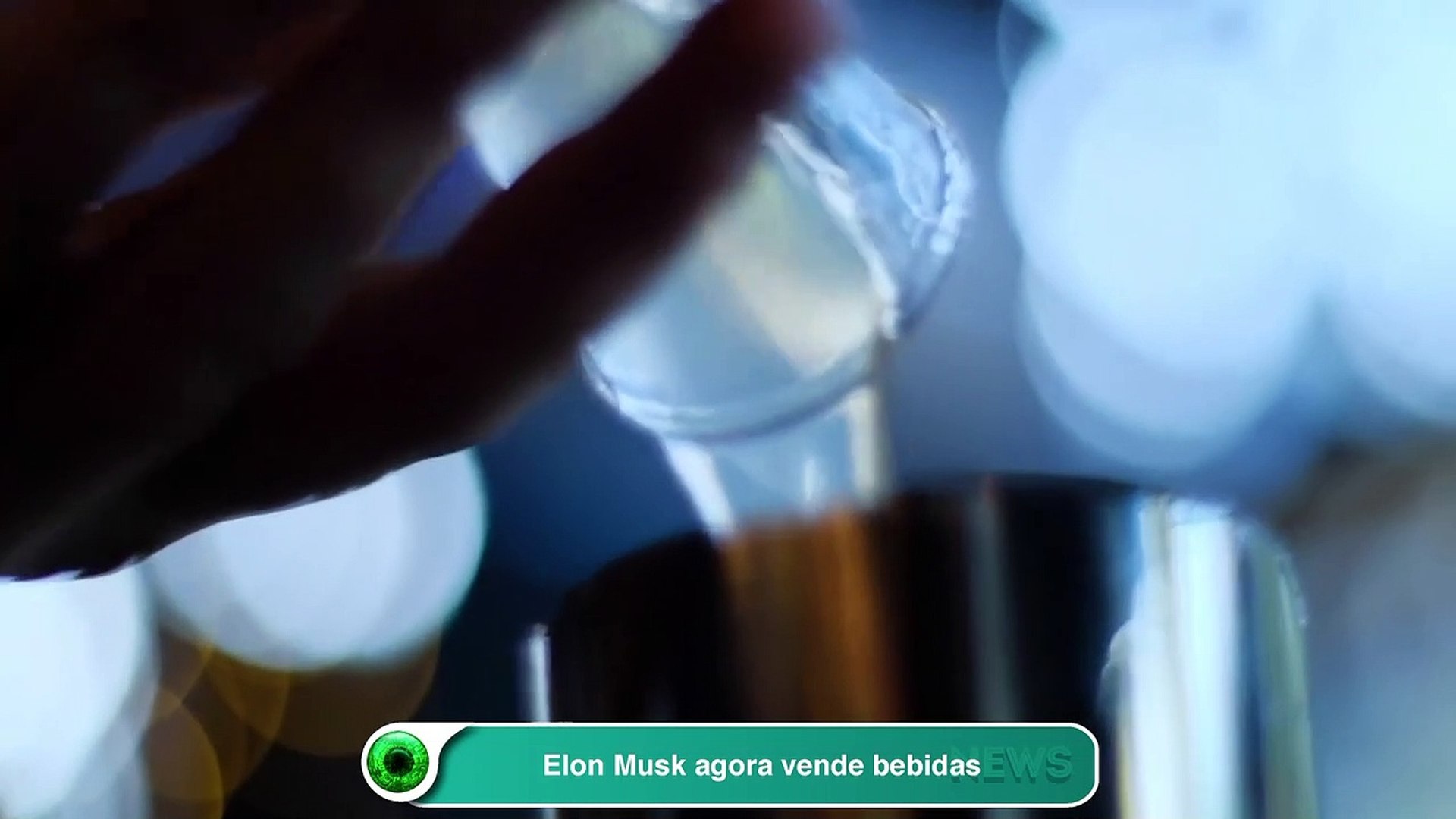 Elon Musk agora vende bebidas