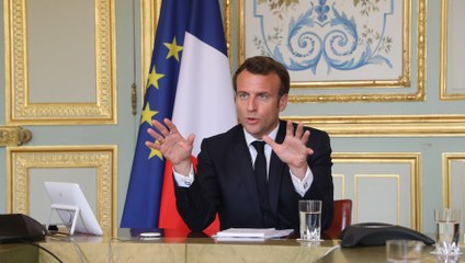 Tải video: Discours d'Emmanuel Macron, ce détail qui a provoqué la moquerie des internautes