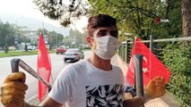 Bayramın En Anlamlı Görüntüsü... Karton Toplayan Gençler Arabalarını Türk Bayraklarıyla Süsledi