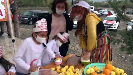 Kaymakam, Cumhuriyet Bayramı'nda dezavantajlı çocuklarla birlikte göbek attı