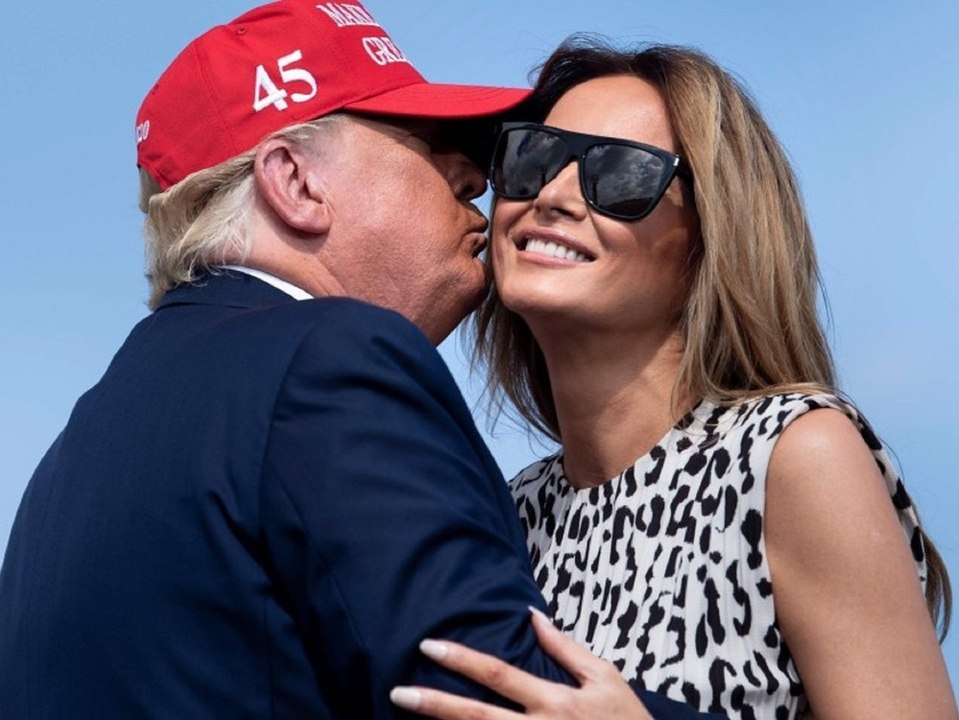 Gemeinsamer Wahlkampfauftritt: Donald Trump und Melania ganz verliebt