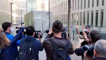 Oriol Soler surt dels jutjats després de ser alliberat sense cautelars