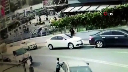 Descargar video: - Ataşehir’de otomobillerden hırsızlık yapan iki şahıs yakalandı