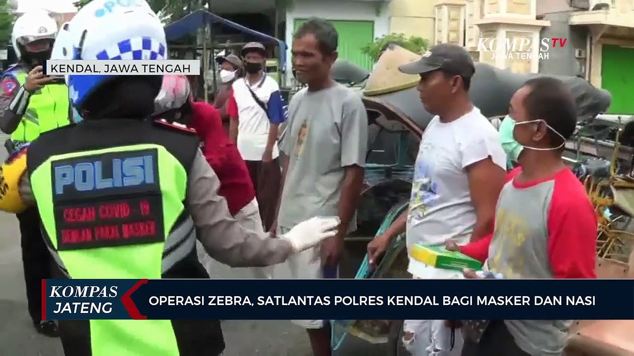 Operasi Zebra, Satlantas Polres Kendal Bagi Masker dan Nasi