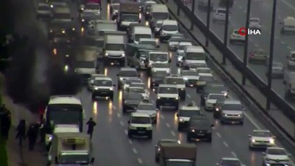 Kavacık'ta yolcu otobüsü alev alev yandı