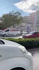 İzmir Bayraklı'da yıkılan binanın görüntüleri