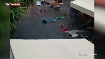 İzmir'de deprem sonrası deniz suları yükseldi