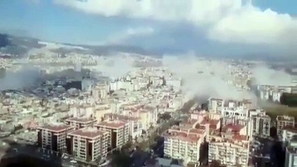 Pequeño tsunami inundó ciudad turca tras terremoto