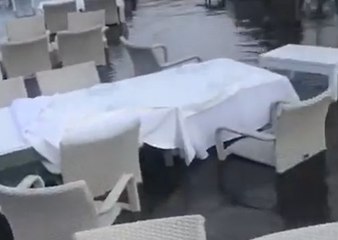 İzmir Alaçatı'da Fahri'nin Yeri sular altında kaldı