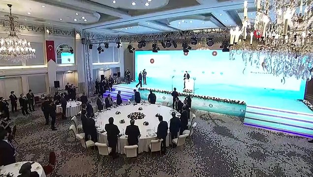 Cumhurbaşkanı Erdoğan: 'Son olarak buraya gelirken, vefat sayımız 12 idi. Yaralı sayımız 438 idi. Ve bunlar içerisinde 5 vatandaşımız ameliyatta, 8 vatandaşımız yoğun bakımdaydı'