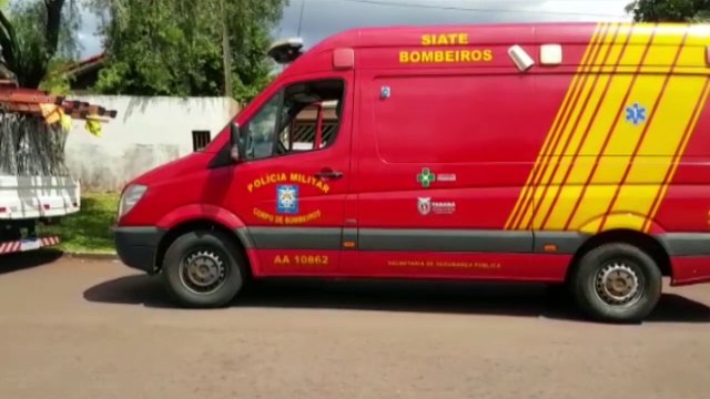 Jovem é atingida por porta de guarda-roupas e é socorrida pelo Corpo de Bombeiros