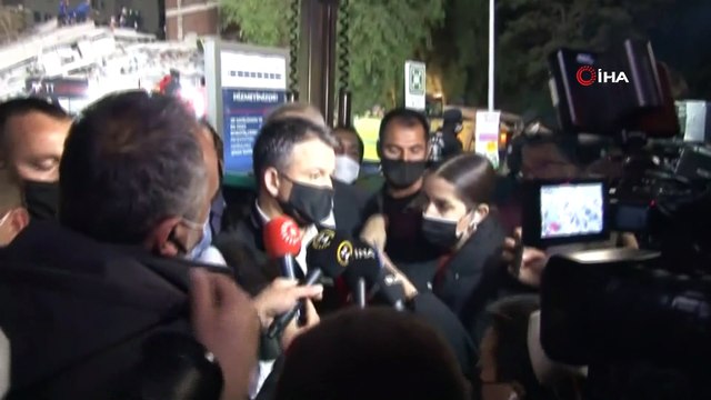 Bakan Pakdemirli: 'Biraz evvel canlı vatandaşlarımız enkazdan çıkarıldı. Bütün amacımız, gayretimiz öncelikle göçüklerin altında can kalmaması, akabinde açıkta kimsenin kalmaması, sonrasında da aç kimsenin kalmaması'