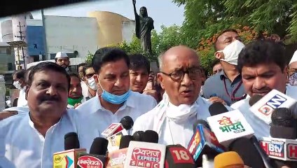 चुनाव आयोग के फैसले से कांग्रेस में आक्रोश दिग्विजयसिंह बोले आयोग कर रहा अपनी ही गाइड लाइन का उल्लंघन