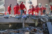 Proses Pencarian Korban Gempa Bumi di Turki