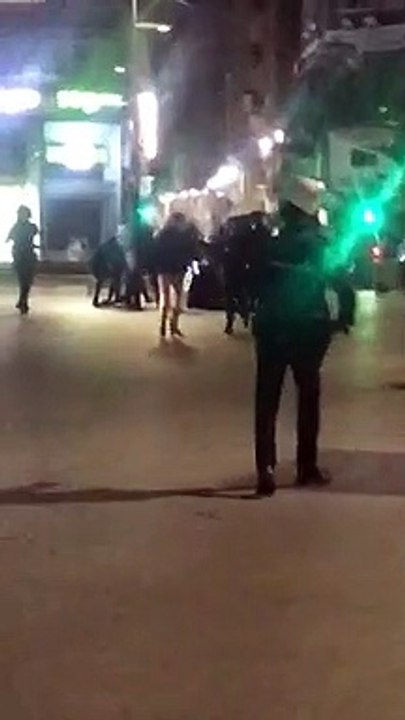 Actos vandálicos en Santander durante las protestas contra el toque de queda (3)