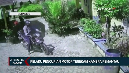 Pelaku Pencurian Motor Terekam Kamera Pemantau