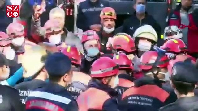 23 Saat sonra mucize: Doğanlar apartmanından anne ve çocuklar enkaz altından 3 çocuğu çıkarıldı