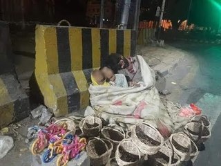 Meet The Man Who Gave Shelter to The Homeless Man & Kids in Lahore, Umer Hussain of Sweettooth