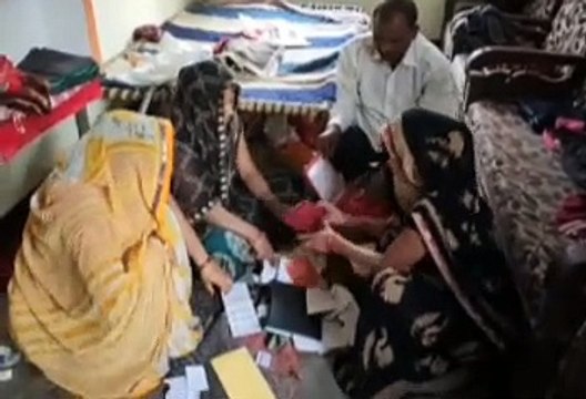 सूने घर से चोरों ने की लाखों रुपए की चोरी