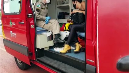 Adolescente de bicicleta fica ferido ao ser atingido por moto