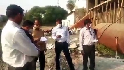 Скачать видео: शाजापुर में नई सड़क स्थित गर्ग कांप्लेक्स पर प्रशासन की टीम पहुंची