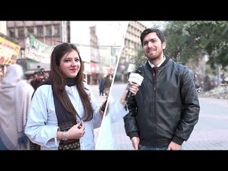 پیار اندھا کیوں ہوتا ہے؟ سنیے لوگوں کے دلچسپ جوابات اور جانیے اُن کے دل کا حال