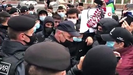 - Rusya'daki Müslümanlardan Fransa karşıtı protesto