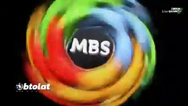 الحكم يتراجع عن احتساب ركلة جزاء علي احمد حجازي بعد العودة للفا ( 240 X 426 )