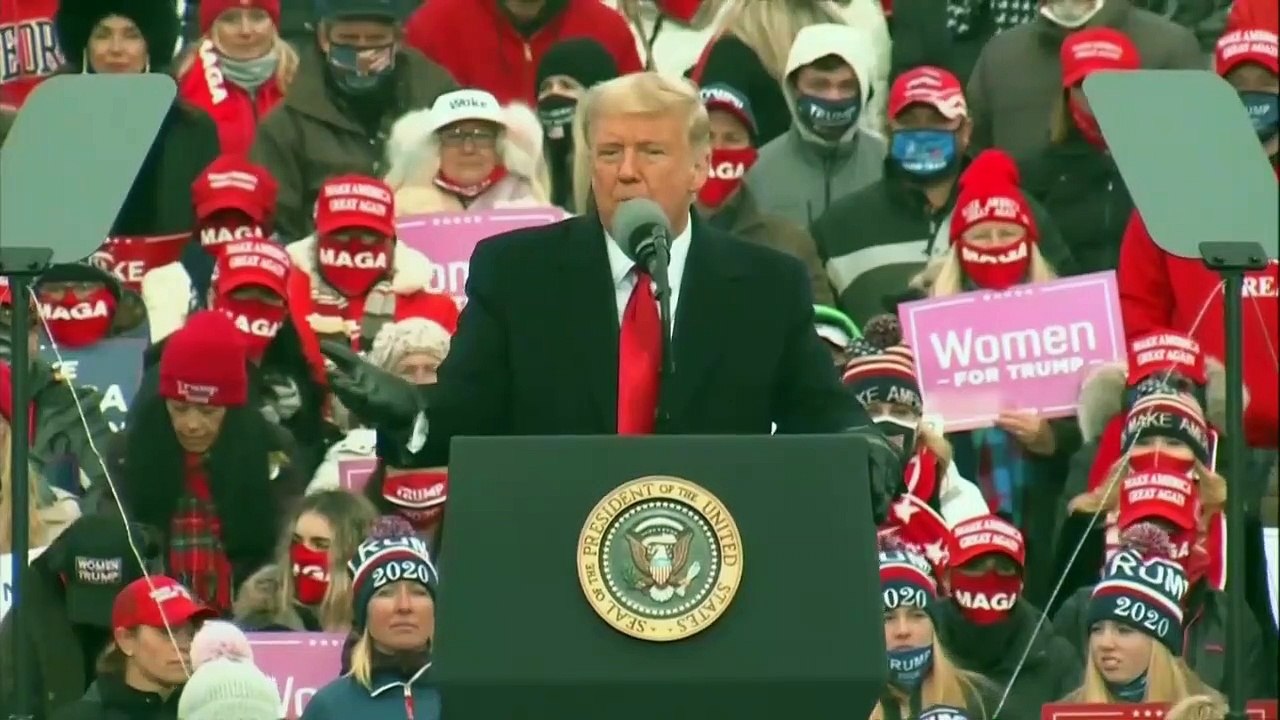 SNL’s Weekend Update Compares Trump to Serial Killers Jeffrey Dahmer and John Wayne Gacy