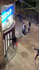 Saquean un Decathlon en los disturbios contra el toque de queda en Barcelona