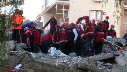 İzmir’in Bayraklı ilçesindeki Doğanlar apartmanından 1 kişinin daha cesedine ulaşıldı