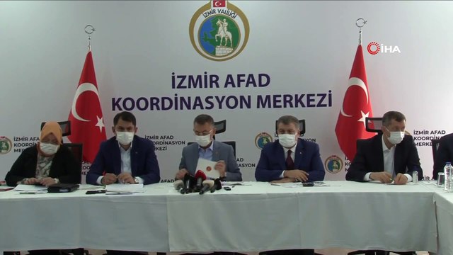 Cumhurbaşkanı yardımcısı Fuat Oktay, Afad Koordinasyon Merkezinde açıklamalarda bulundu