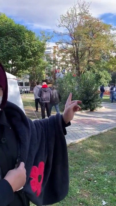 İzmir depreminden etkilenen vatandaş: Türk Telekom'dan iptal istedim; ya dondurursun ya da 100 bin lira ödersin dediler!