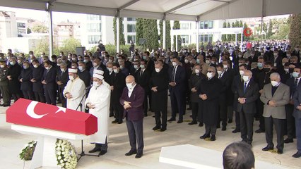 Eski Başbakan Mesut Yılmaz, son yolculuğuna uğurlandı