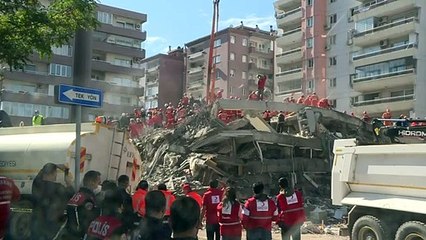 ارتفاع حصيلة الزلزال في تركيا إلى نحو خمسين قتيلا