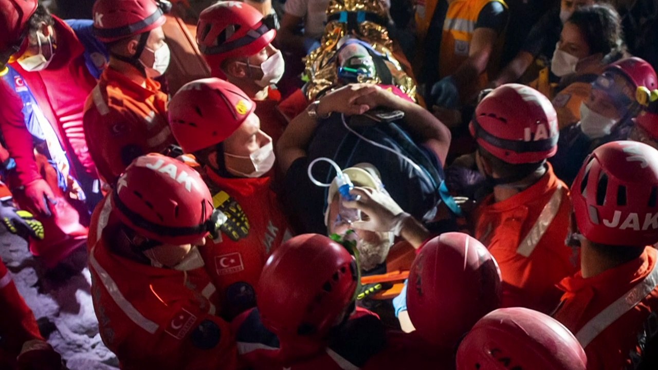 Erdbeben in der Ägäis: Rettung und Trauer