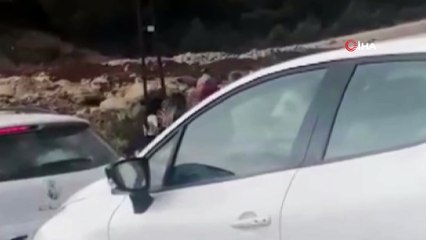 Damat gelini yol ortasında böyle dövdü