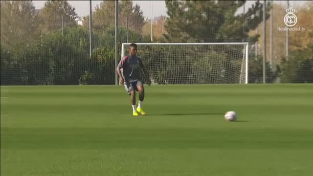 Primer entrenamiento del Real Madrid para preparar el partido ante el Inter