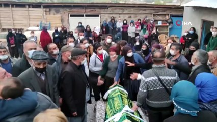 Depremde hayatını kaybeden 17 yaşındaki genç son yolculuğuna uğurlandı