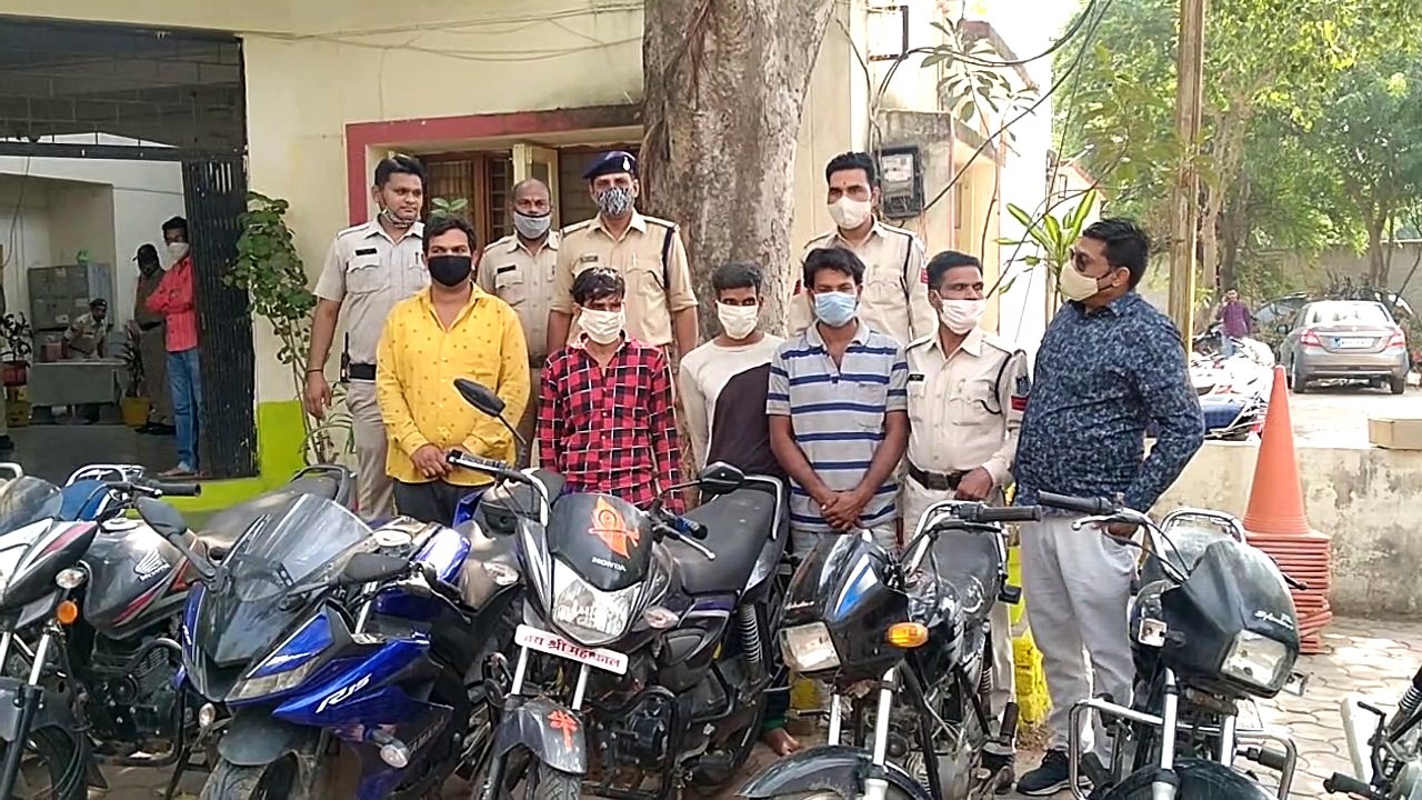 पुलिस ने किया वाहन चोर गिरोह का पर्दाफाश, 12 दो...