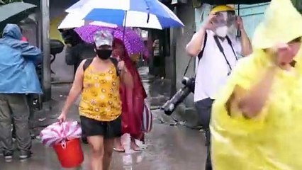 Al menos diez muertos y más de 400.000 evacuados al paso del tifón Goni por Filipinas